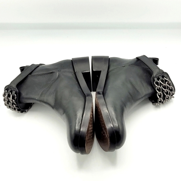 Tory Burch Bloomfield Chain Leather Bootie in Black Size 6.5 M - Picture 9 of 16